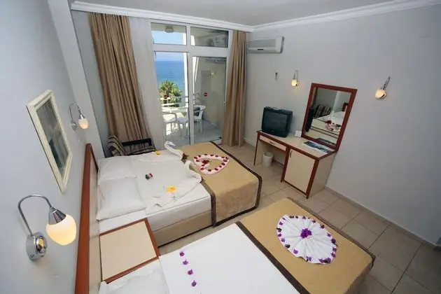 Standard Tek Büyük veya İki Ayrı Yataklı Oda, Deniz Manzaralı