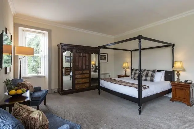 4 Poster Double Room with Loch View