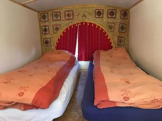 Karavan, 2 Yatak Odası, Bahçe Manzaralı