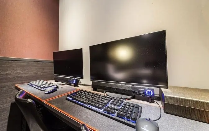 Oda (Premium 2PC Game Room-Netflix)