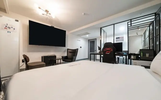 Oda (VIP Movie Room (75-inch Cheese Smart )