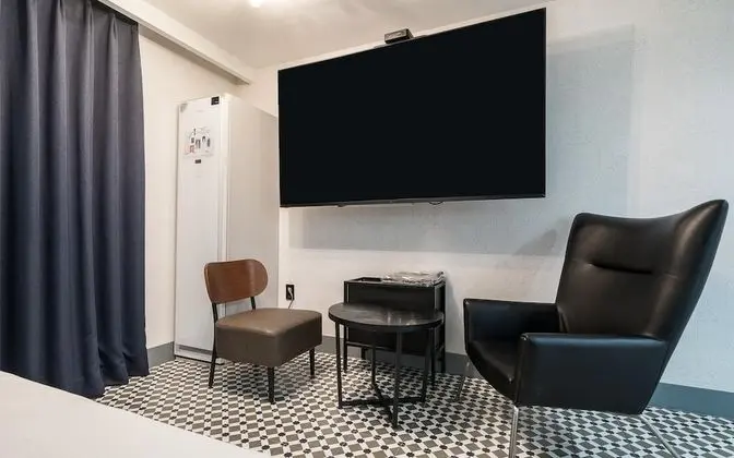 Oda (VIP Movie Room (75-inch Cheese Smart )