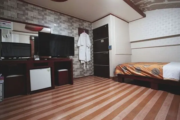 Oda (Semi-Special Room)
