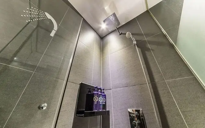 Oda (Deluxe-Spa bath (Air purifier system )