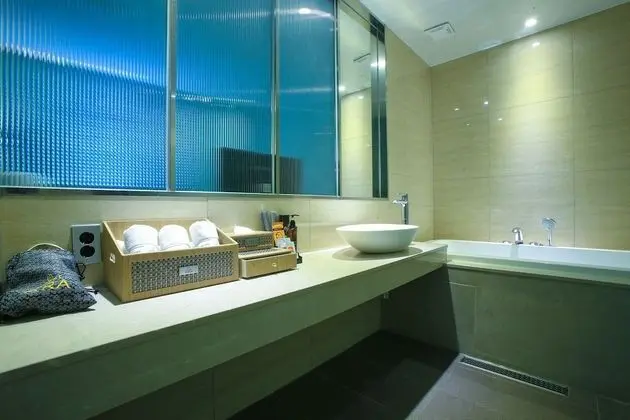 Oda (Deluxe-Spa bath (Air purifier system )
