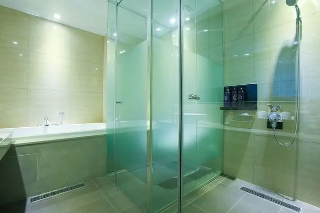 Oda (Deluxe-Spa bath (Air purifier system )