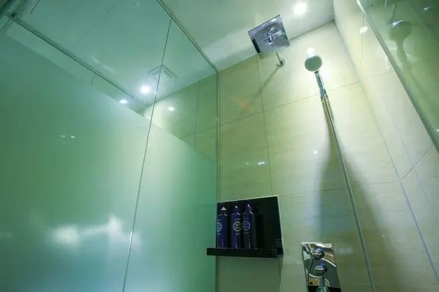 Oda (Deluxe-Spa bath (Air purifier system )