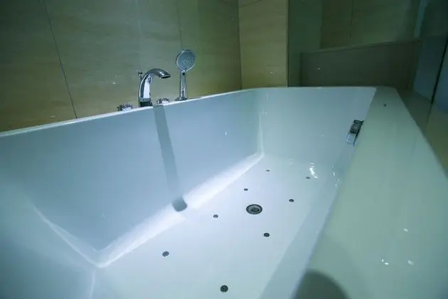 Oda (Deluxe-Spa bath (Air purifier system )