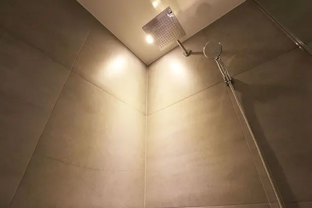Oda (Deluxe-Spa bath (Air purifier system )