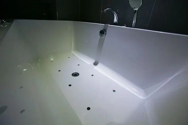 Oda (Deluxe-Spa bath (Air purifier system )
