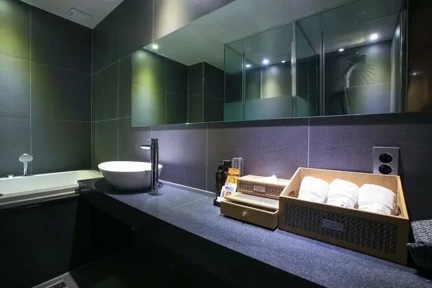 Oda (Deluxe-Spa bath (Air purifier system )