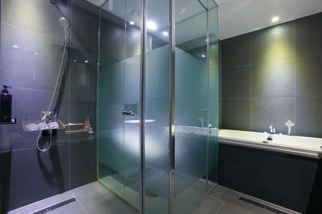 Oda (Deluxe-Spa bath (Air purifier system )