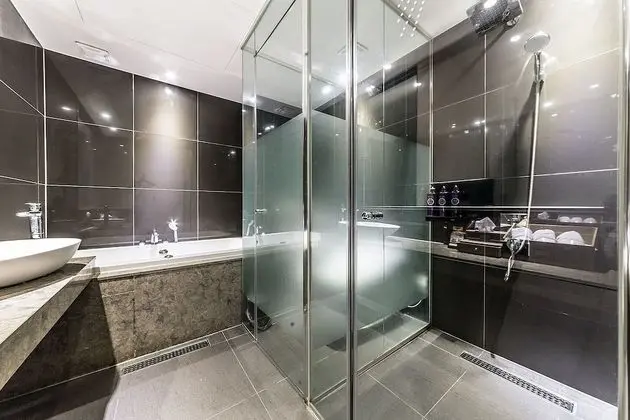 Oda (Deluxe-Spa bath (Air purifier system )