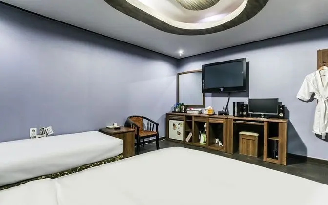 Oda (Twin bed-air purifier (queen single b)