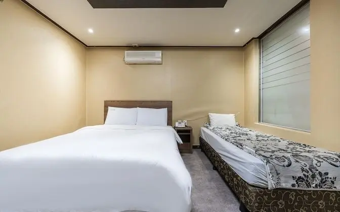 Oda (Twin bed-air purifier (queen single b)