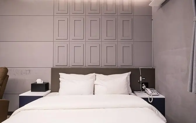 Oda (Suite rooms (watch movies on a large )