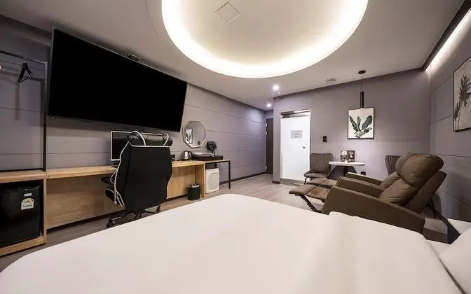 Oda (Suite rooms (watch movies on a large )