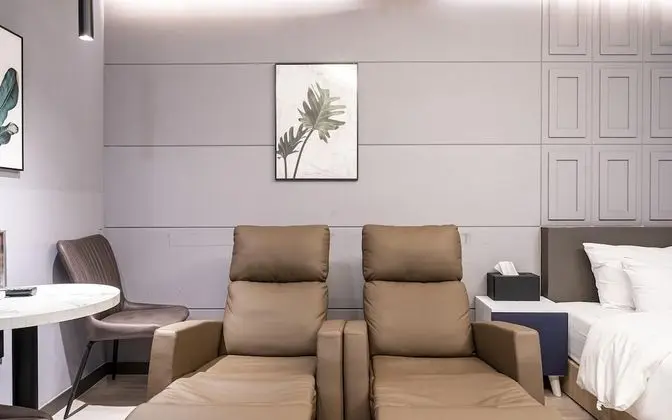 Oda (Suite rooms (watch movies on a large )