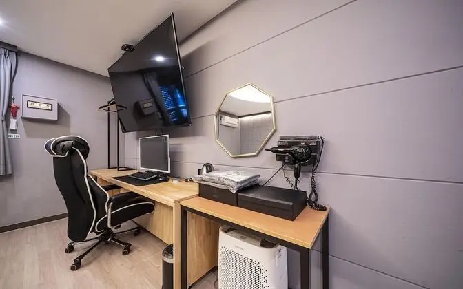 Oda (Suite rooms (watch movies on a large )