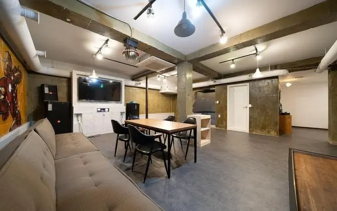 Oda (Party room)