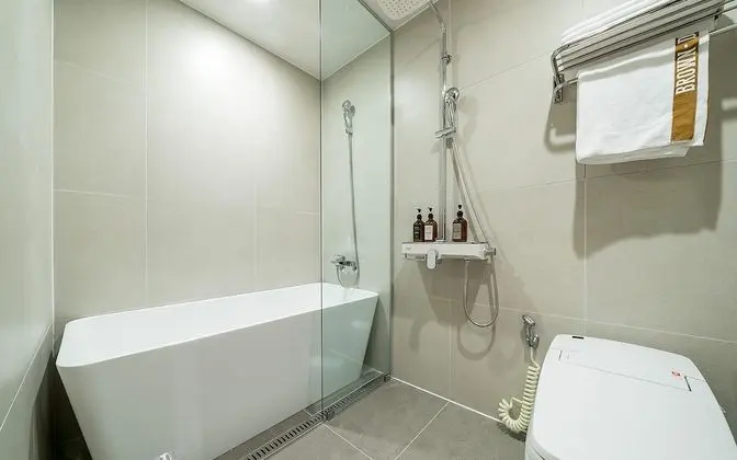 Oda (Deluxe Premium (OTT) (Styler Bathtub))