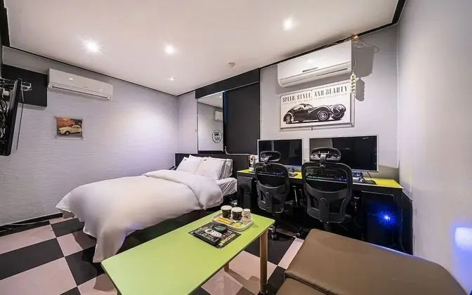 Oda (Special room (2 high-spec PCs) (GeFor)