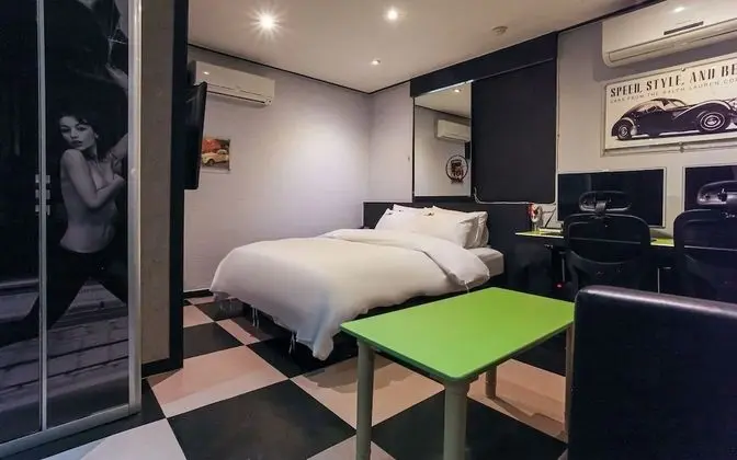 Oda (Special room (2 high-spec PCs) (GeFor)
