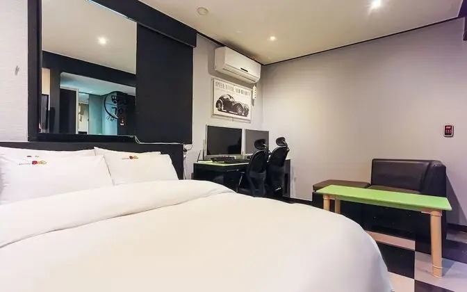Oda (Special room (2 high-spec PCs) (GeFor)
