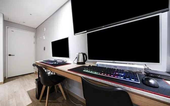 Oda (Couple PC room (Netflix available 2 P)