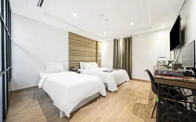 Oda (Deluxe Twin Room (Netflix Available T)