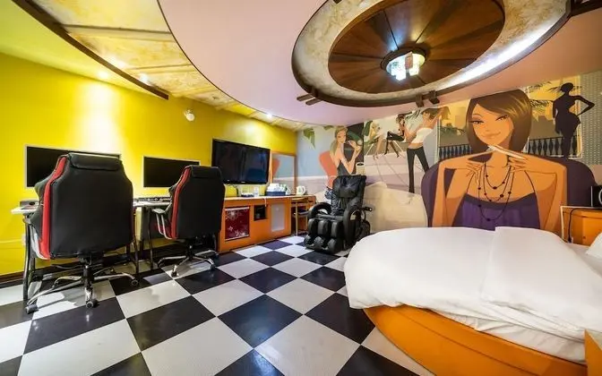 Oda (4-person room (1660 curved))