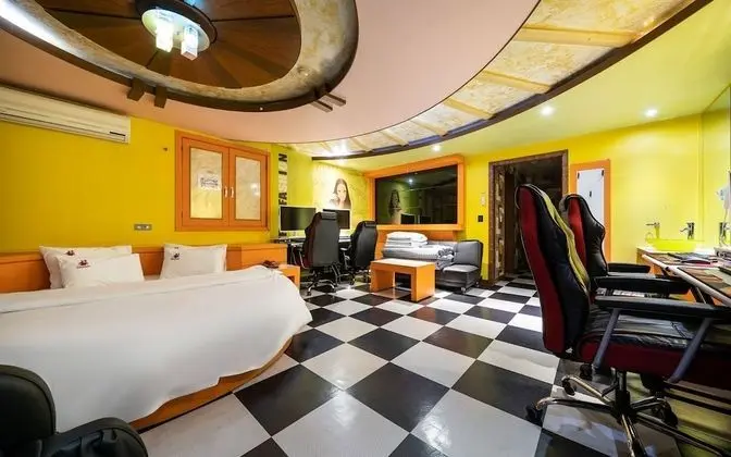 Oda (4-person room (1660 curved))