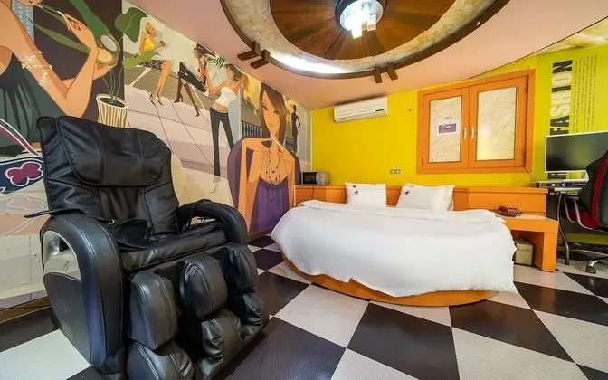 Oda (4-person room (1660 curved))