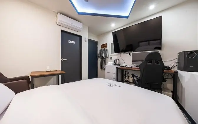 Oda (Mini Room (1PC 65inch TV Netflix Wavv)