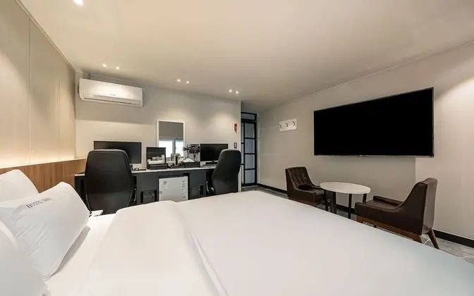 Oda (Couple room (Netflix YouTube Wave vie)