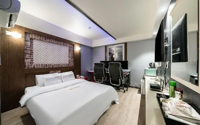 Oda (Couple PC Room (Bag available Ryzen 5)