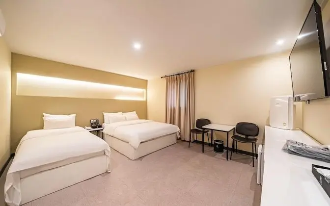 Oda (Rodem Two-bed Room (2 Beds YouTube Av)