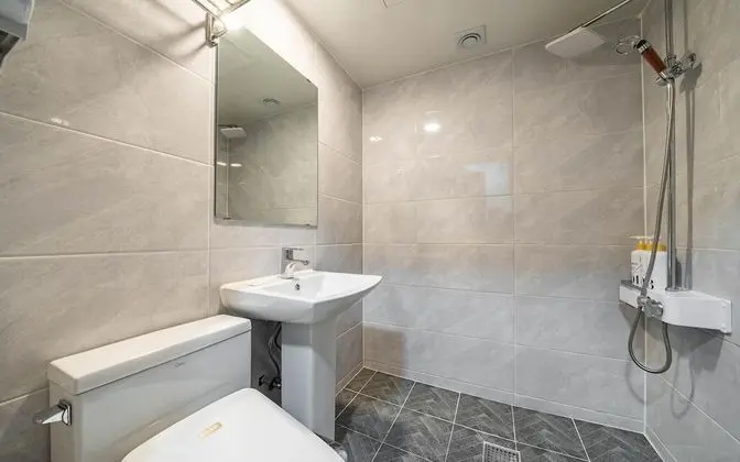 Oda (Rodem Two-bed Room (2 Beds YouTube Av)