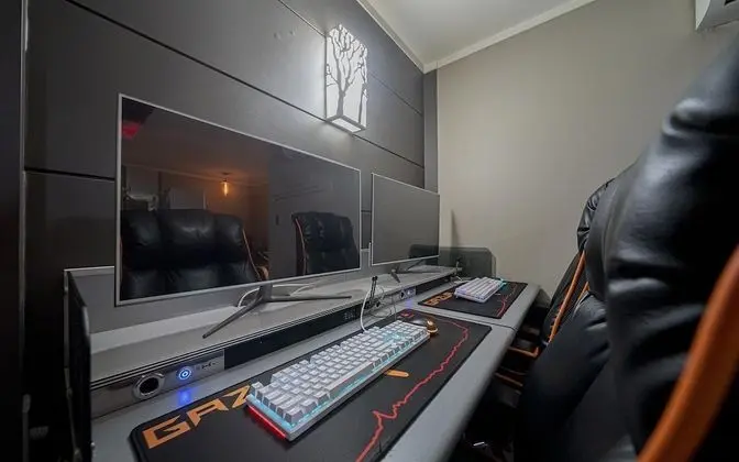 Oda (Premium Couple PC I5-CPU & 200Hz Curv)