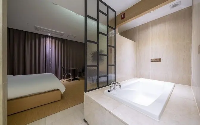 Oda (Deluxe Double (Laundry OTT Room Assig)