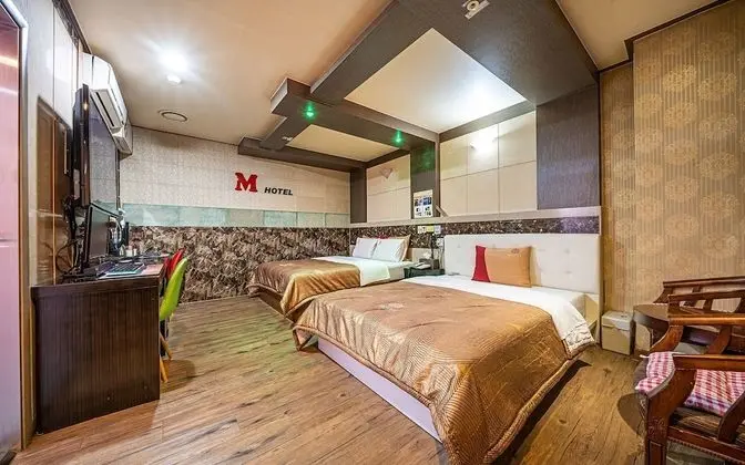 Oda (Twin bed (2 no-hard PCs game room cha)