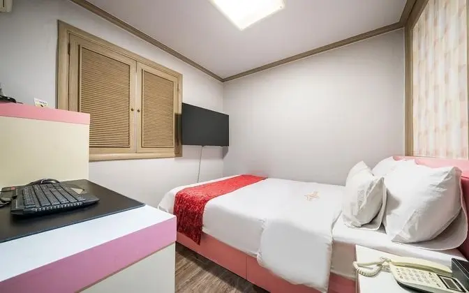 Oda (Mini Room (No-hard PC bag available))