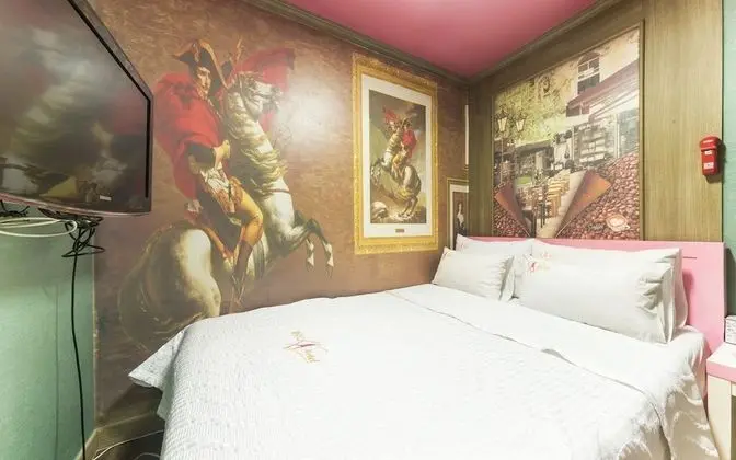 Oda (Mini Room (No-hard PC bag available))