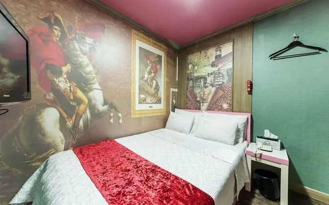 Oda (Mini Room (No-hard PC bag available))