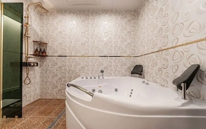 Oda (VIP Room(Netflix/Air purifier/Disney+)