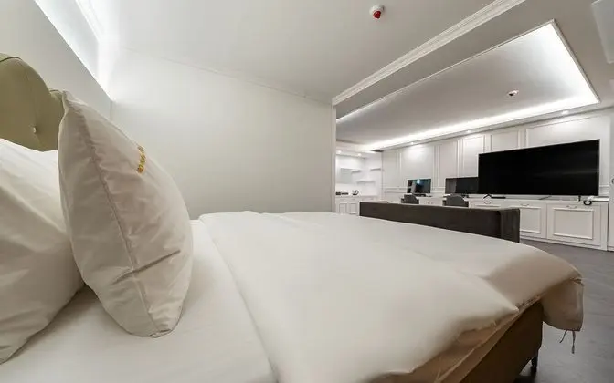 Oda (VIP Room(Netflix/Air purifier/Disney+)