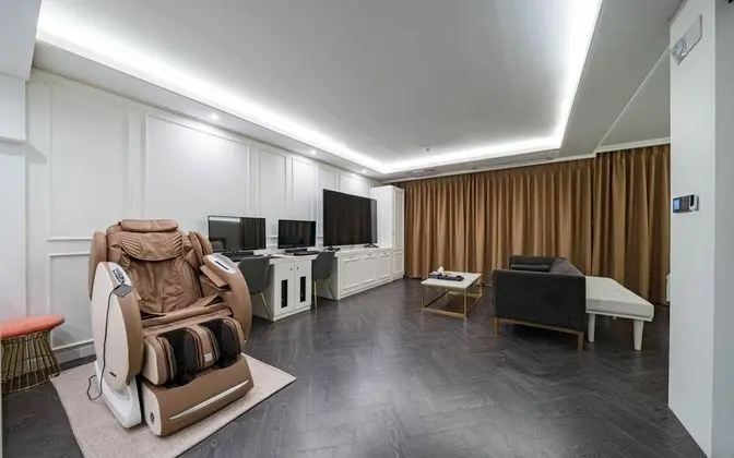 Oda (VIP Room(Netflix/Air purifier/Disney+)