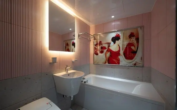 Oda (Premium (PC Bathtub OTT))