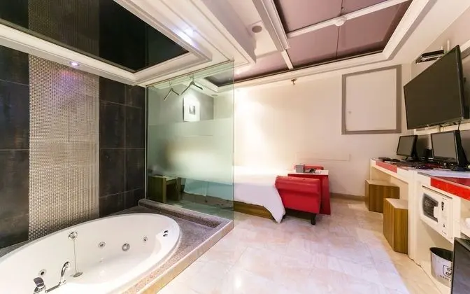 Oda (Special room (round bathtub Netflix a)