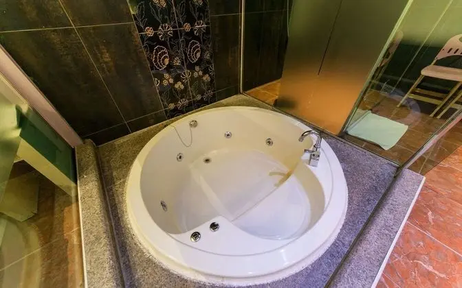 Oda (Special room (round bathtub Netflix a)